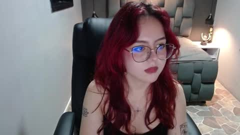 Snapshot of crimson_tati chatting on December 2024 10:33:02 AM Tatiana online show from December 2024 10:33:02 AM