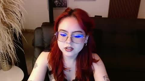 Snapshot of crimson_tati chatting on February 2025 03:45:01 AM Tatiana online show from February 2025 03:45:01 AM