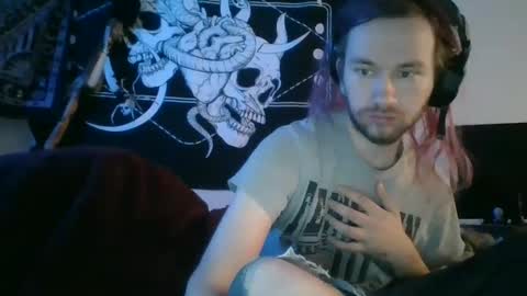 Snapshot of crimsondae chatting on December 2024 03:07:02 AM Spookie Dae online show from December 2024 03:07:02 AM