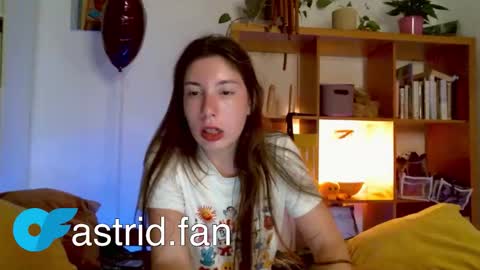Snapshot of cringebutcute chatting on September 2025 06:30:01 PM Astrid online show from September 2025 06:30:01 PM