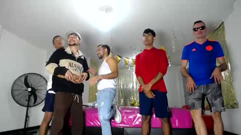 Snapshot of crismens chatting on March 2025 03:24:01 AM crismens online show from March 2025 03:24:01 AM