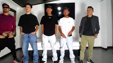 Snapshot of crismens chatting on September 2025 12:10:01 PM crismens online show from September 2025 12:10:01 PM