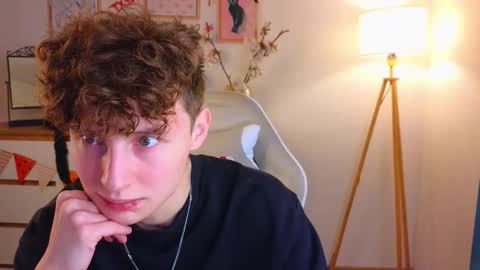 Snapshot of crisp1n chatting on November 2025 03:01:02 PM Chris online show from November 2025 03:01:02 PM