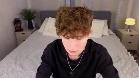 Snapshot of crisp1n chatting on November 2025 07:30:02 PM Chris online show from November 2025 07:30:02 PM