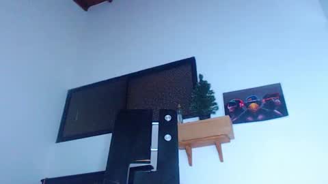 Snapshot of criss__tom chatting on January 2025 02:43:01 AM Cristopher online show from January 2025 02:43:01 AM