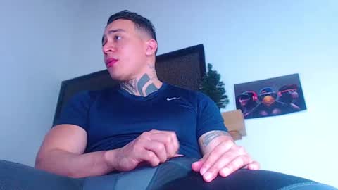 Snapshot of criss__tom chatting on January 2025 02:16:02 AM Cristopher online show from January 2025 02:16:02 AM