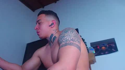 Snapshot of criss__tom chatting on February 2025 05:25:01 AM Cristopher online show from February 2025 05:25:01 AM