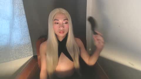 cristal1xox online show from November 2025 12:33:01 AM