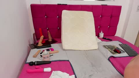 Snapshot of cristal_18xxx chatting on December 2024 01:59:01 AM Cristal online show from December 2024 01:59:01 AM