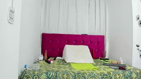 Snapshot of cristal_18xxx chatting on February 2025 01:50:02 AM Cristal online show from February 2025 01:50:02 AM