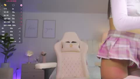Snapshot of cristal_bunny chatting on July 2026 12:06:01 AM Cristal online show from July 2026 12:06:01 AM