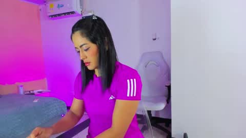 Snapshot of cristal_crossfit chatting on September 2025 10:41:01 AM Cristal online show from September 2025 10:41:01 AM