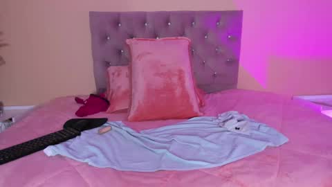 Snapshot of cristal_crossfit chatting on October 2025 10:16:02 AM Cristal online show from October 2025 10:16:02 AM