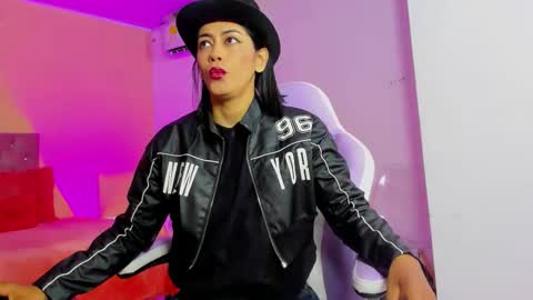 Snapshot of cristal_crossfit chatting on October 2025 10:05:02 AM Cristal online show from October 2025 10:05:02 AM