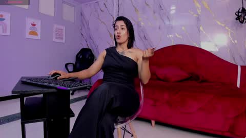 Snapshot of cristal_crossfit chatting on April 2026 10:26:01 AM Cristal online show from April 2026 10:26:01 AM
