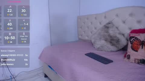 Snapshot of cristal_horny19 chatting on February 2025 06:17:02 AM Milena online show from February 2025 06:17:02 AM