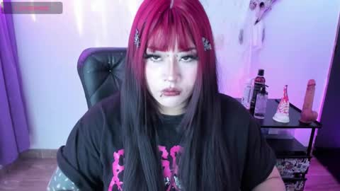 Snapshot of cristal_kosh chatting on January 2025 01:04:01 PM Cris online show from January 2025 01:04:01 PM