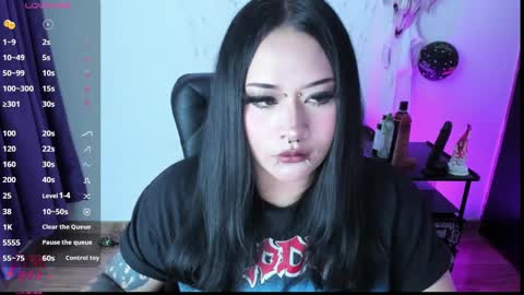 Snapshot of cristal_kosh chatting on February 2025 11:10:02 AM Cris online show from February 2025 11:10:02 AM