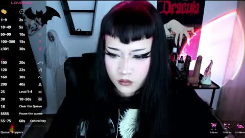 Snapshot of cristal_kosh chatting on November 2025 09:57:02 PM Cris online show from November 2025 09:57:02 PM