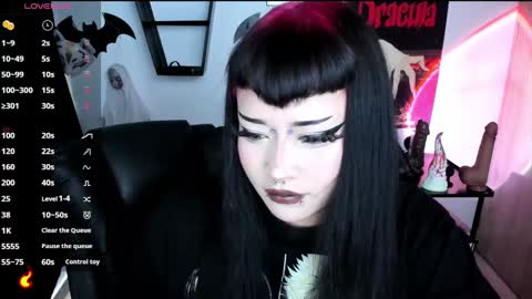 Snapshot of cristal_kosh chatting on November 2025 06:06:01 PM Cris online show from November 2025 06:06:01 PM