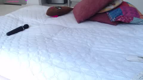 Cristal  online show from February 2026 04:28:02 PM