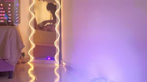 Crystalbroke  online show from August 2026 07:05:01 PM