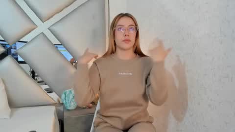 Snapshot of cristalevans_vc chatting on October 2025 06:09:01 AM cristalevans_vc online show from October 2025 06:09:01 AM