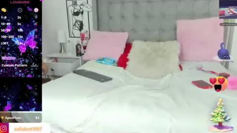 Snapshot of cristalsofiahot chatting on December 2024 05:44:02 PM Cristal Sofia online show from December 2024 05:44:02 PM