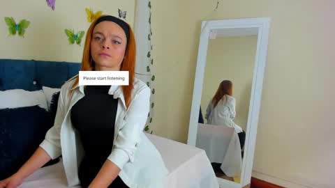 Snapshot of cristalwalker__ chatting on October 2025 11:22:01 AM cristal walker online show from October 2025 11:22:01 AM