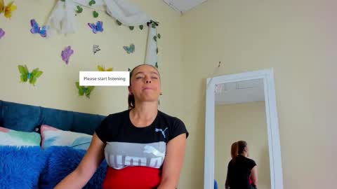 Snapshot of cristalwalker__ chatting on October 2025 10:27:01 AM cristal walker online show from October 2025 10:27:01 AM