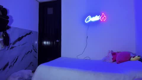  Independent Model online show from December 2024 02:15:02 AM