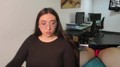 you can call me your sweettie assistant   online show from January 2025 06:10:01 PM