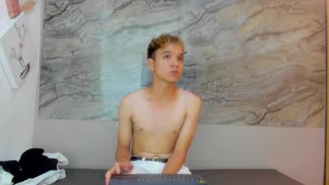 Snapshot of cristhian_cody chatting on October 2025 03:32:01 PM Cristhian online show from October 2025 03:32:01 PM