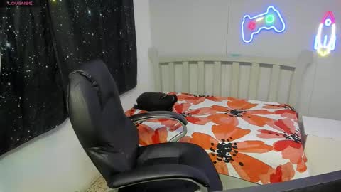 Cristhofer online show from February 2026 03:27:01 AM