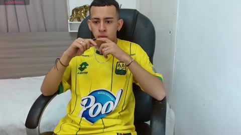 Cristhofer online show from February 2026 03:55:02 AM