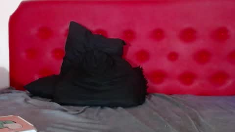 cristian hot9 online show from November 2025 07:13:01 PM