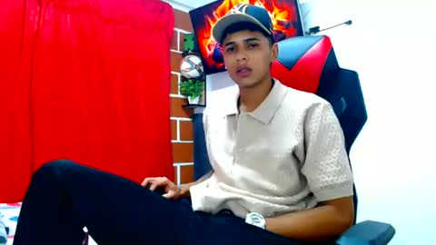 Snapshot of cristiantayron chatting on June 2026 06:05:01 AM cristian online show from June 2026 06:05:01 AM