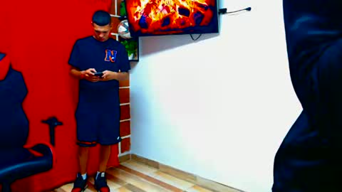 Snapshot of cristiantayron chatting on June 2026 11:40:02 PM cristian online show from June 2026 11:40:02 PM