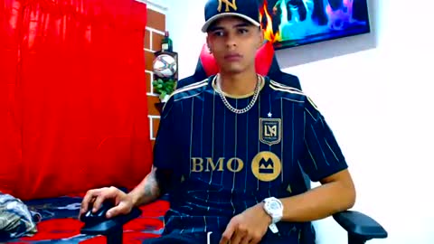 Snapshot of cristiantayron chatting on June 2026 12:06:02 AM cristian online show from June 2026 12:06:02 AM