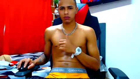 Snapshot of cristiantayron chatting on June 2026 10:21:02 PM cristian online show from June 2026 10:21:02 PM
