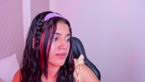 C R I S T I N online show from April 2026 08:07:01 PM