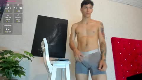cristopher23  online show from December 2024 08:03:02 PM