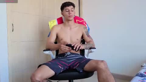 cristopher23  online show from June 2026 01:39:02 PM