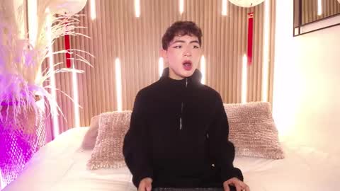 Cristopher  online show from March 2026 06:29:02 PM