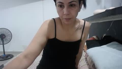 Snapshot of crisyoha4020 chatting on October 2025 05:49:01 AM crisyoha4020 online show from October 2025 05:49:01 AM