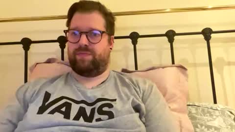 Snapshot of crouchendtiger chatting on October 2025 12:01:02 AM crouchendtiger online show from October 2025 12:01:02 AM