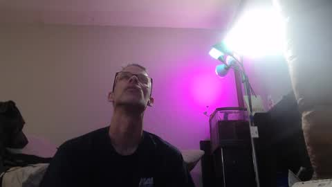 crownbomb online show from December 2024 09:32:02 AM