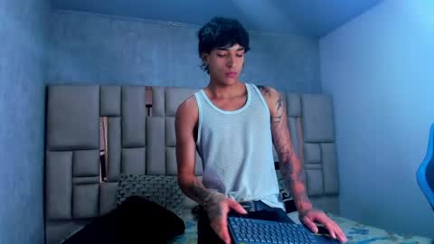 Croy online show from April 2026 04:43:01 AM