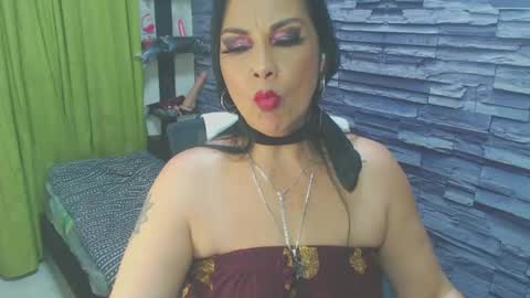 Snapshot of cruela_deviil chatting on December 2024 11:46:02 PM cruela_deviil online show from December 2024 11:46:02 PM
