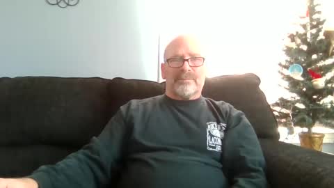 Snapshot of cruising_guy chatting on December 2024 06:28:02 PM fun guy online show from December 2024 06:28:02 PM